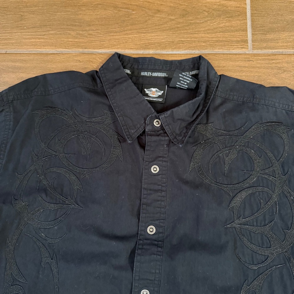 Harley-Davidson Mens 2XL Black Tribal Embroidered Snap Front Short Sleeve Shirt